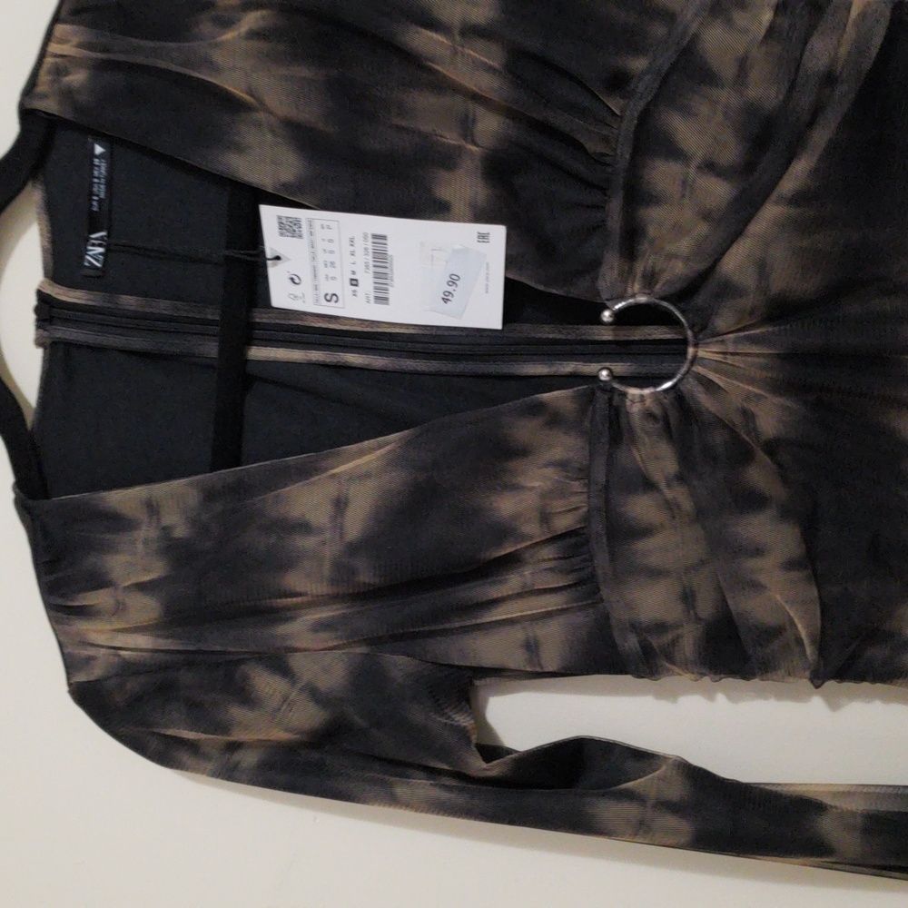 Dress - Picture 3 of 3